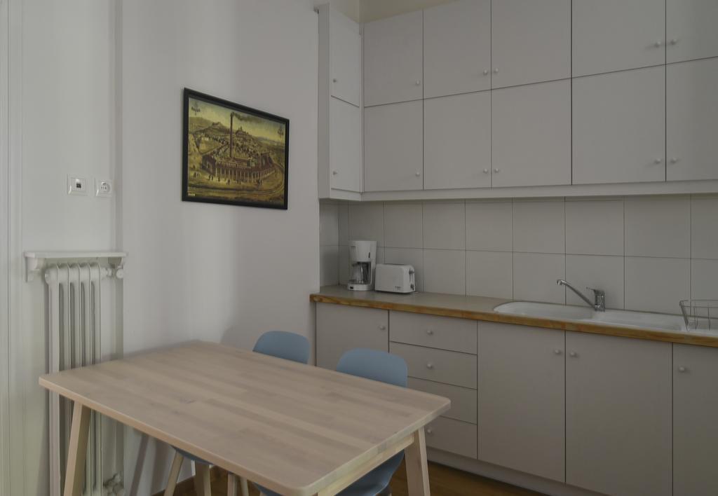 Miranda'S Apartment In Thissio Atenas Exterior foto